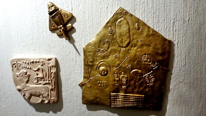 HERSCHEL ARTIFACT COLLECTION WALL DISPLAY