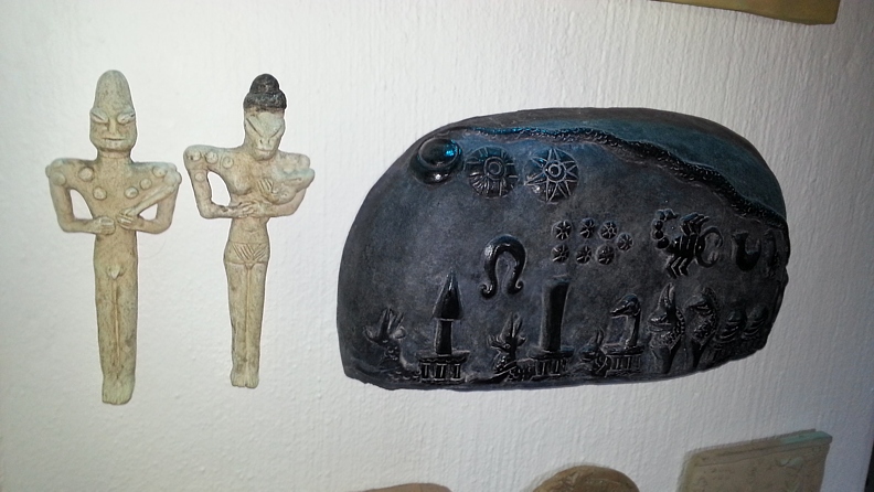 HERSCHEL ARTIFACT COLLECTION WALL DISPLAY